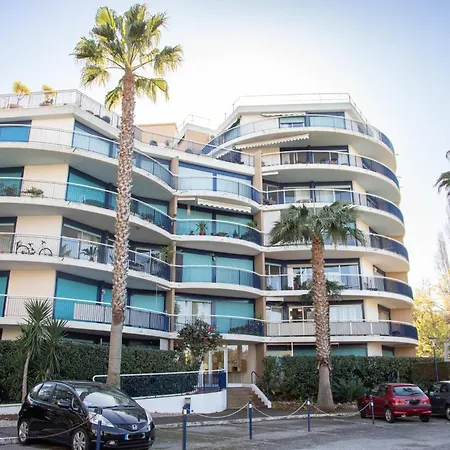 Charming Ideally Located In Apartamento Mandelieu