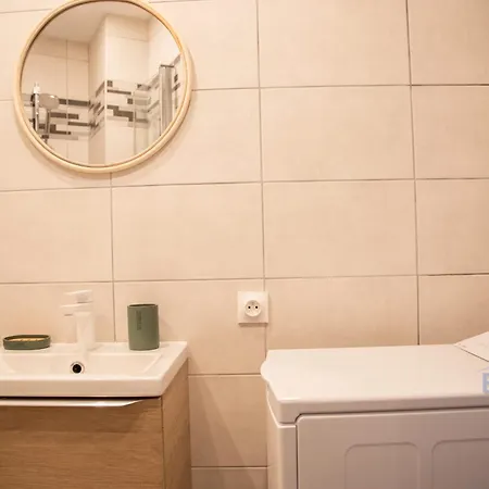 Charming Ideally Located In