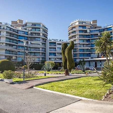 Charming Ideally Located In Mandelieu
