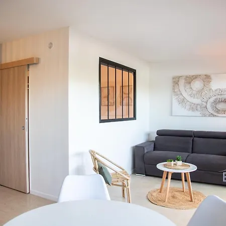 Charming Ideally Located In