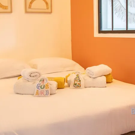 Apartment Charming Ideally Located In *