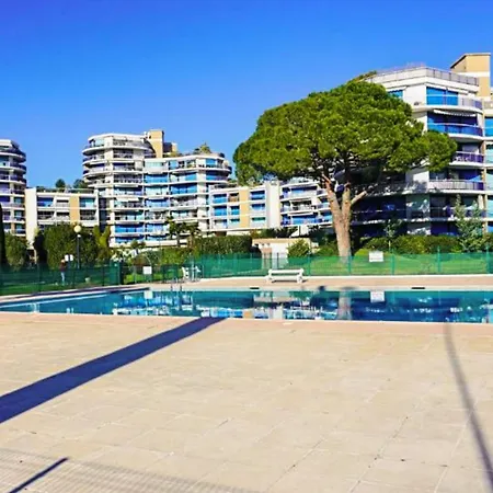 Charming Ideally Located In